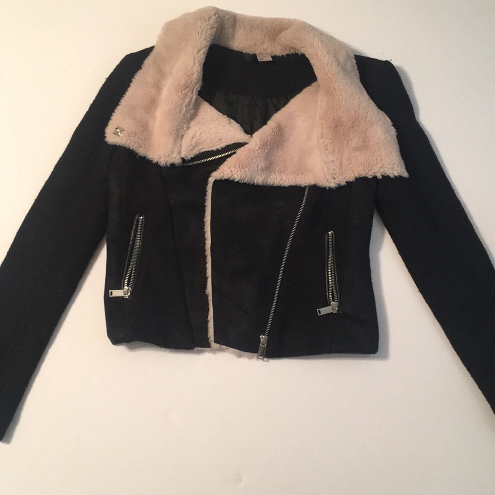Black Jacket w/ faux fur
